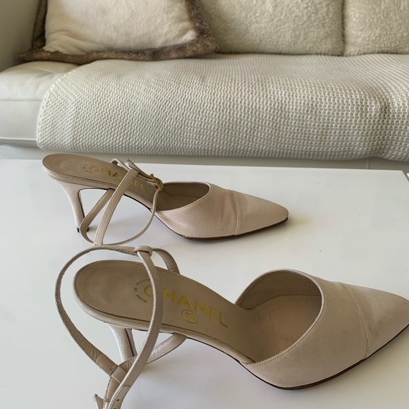 Chanel beige high heels - Picture 5 of 7